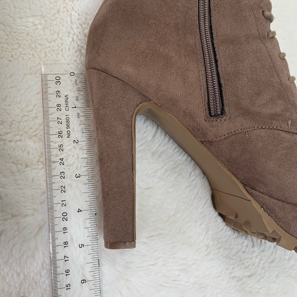 Shoe dazzle Thigh High Lace Up Boots - Picture 2 of 3